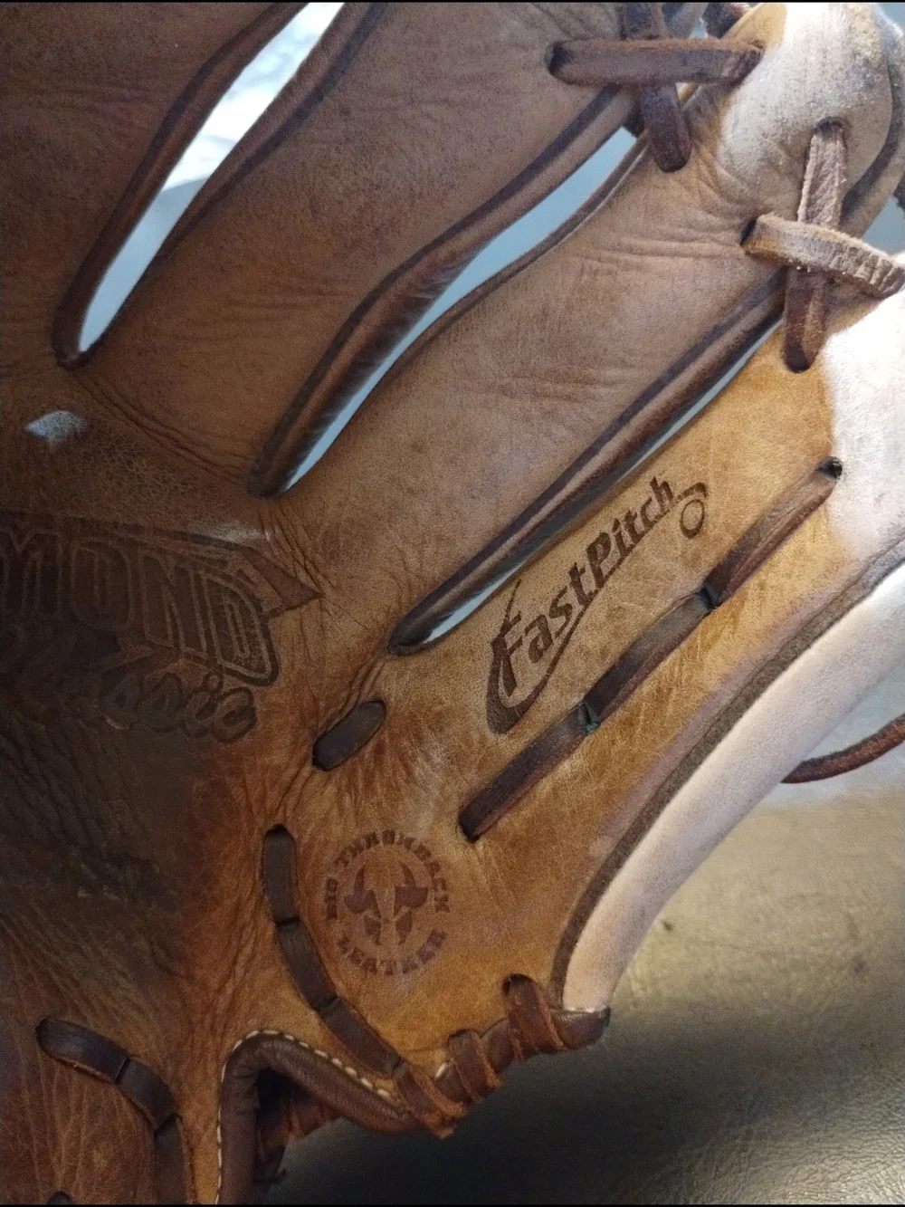 Mizuno Brown Leather Softball ll Glove - 12 Inch Fastpitch